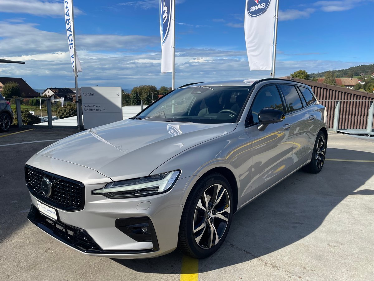 VOLVO V60 B4 MHD Plus Dark DCT gebraucht für CHF 42'990,