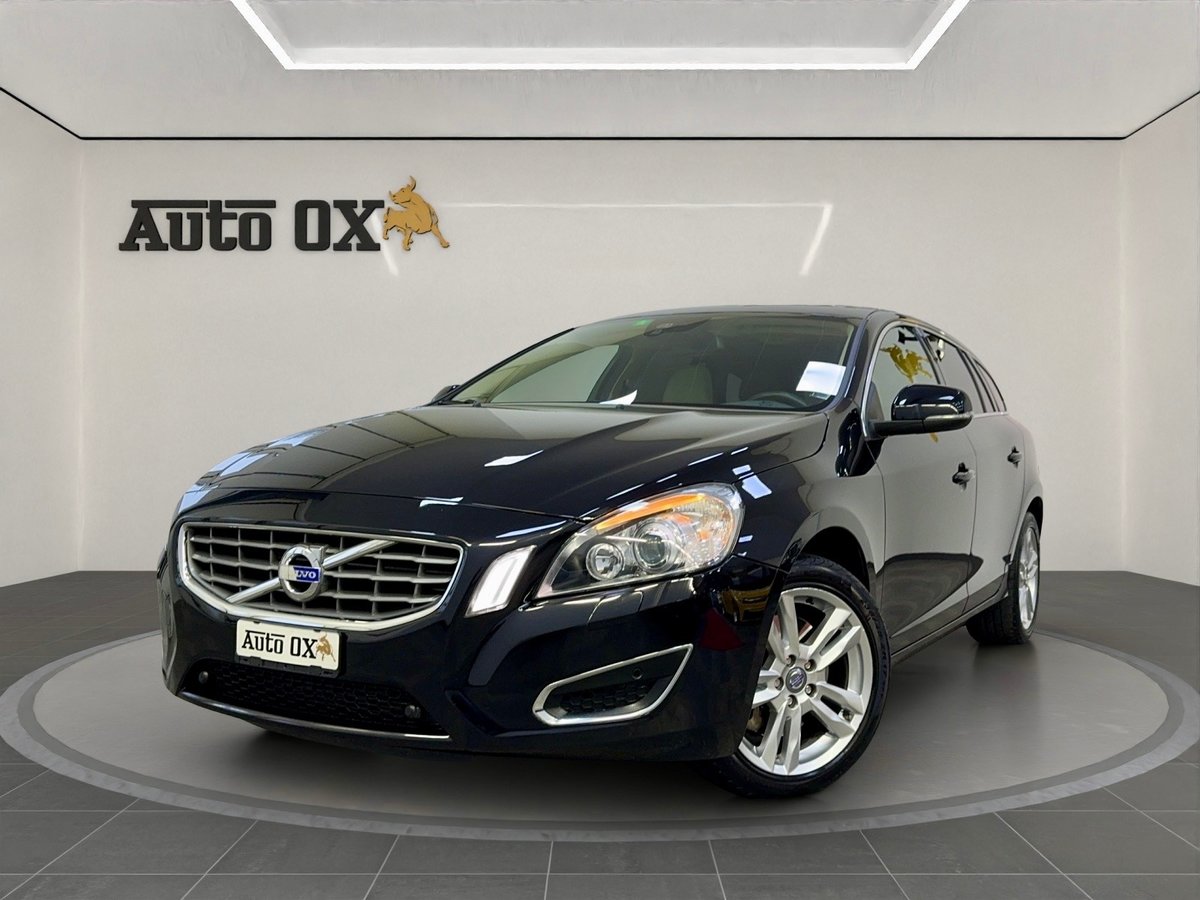 VOLVO V60 T5 Summum Powershift gebraucht für CHF 13'950,