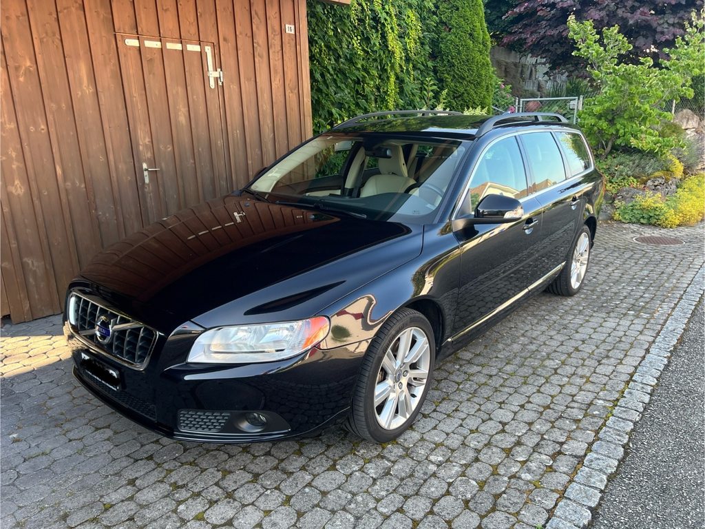 VOLVO V70 2.0 T Kinetic gebraucht für CHF 18'900,