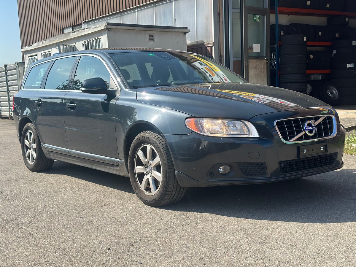 VOLVO V70 T4 Momentum Powershift gebraucht für CHF 6'000,