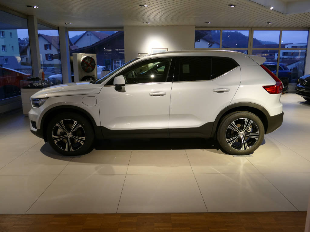 VOLVO XC40 1.5 T4 PiH Inscription vorführwagen für CHF 49'990,