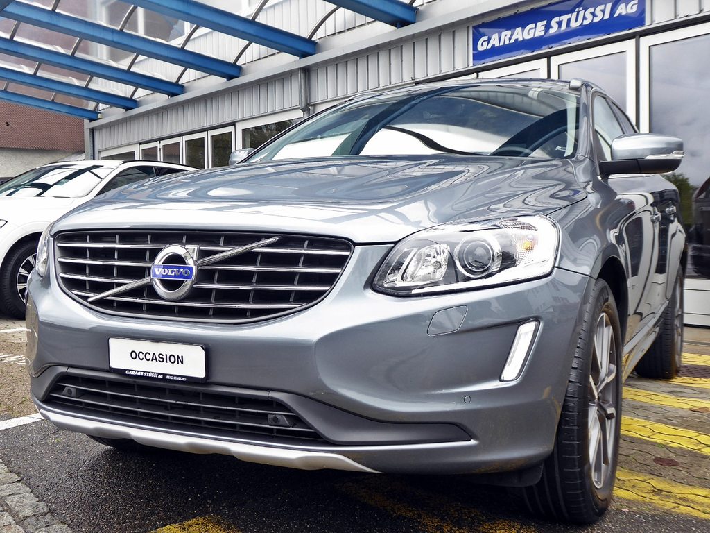 VOLVO XC60 D5 AWD Summum gebraucht für CHF 28'400,