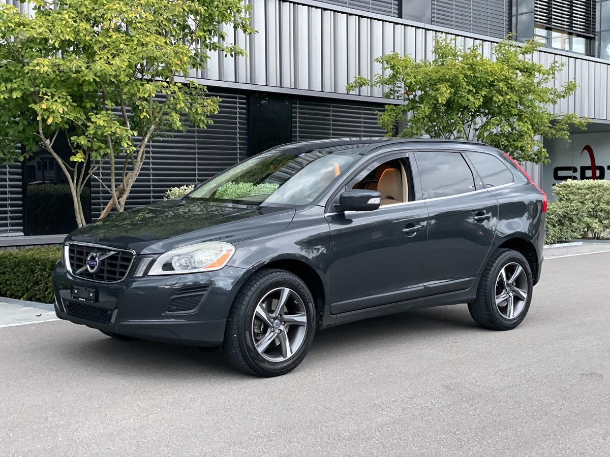 VOLVO XC60 D4 Summum Geartronic gebraucht für CHF 14'490,