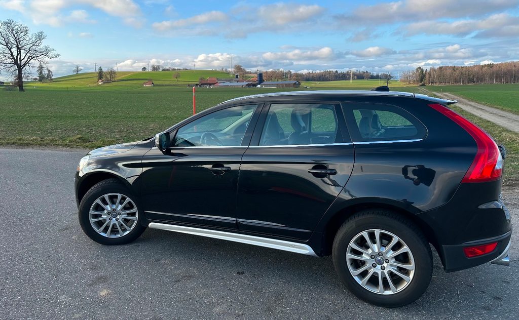 VOLVO XC60 2.4 D3 R