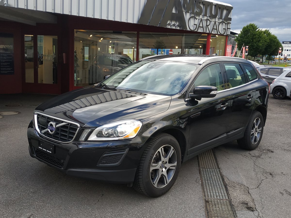 VOLVO XC60 D4 AWD Summum Geartroni gebraucht für CHF 12'900,