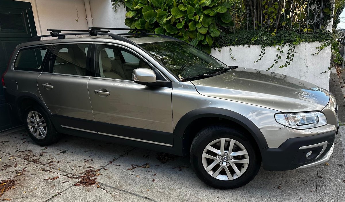 VOLVO XC70 2.4 D4 Summum AWD S/S gebraucht für CHF 27'000,