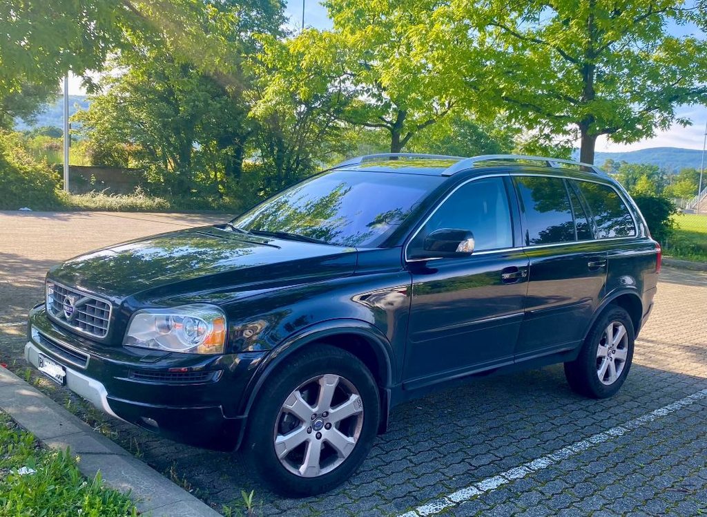 VOLVO XC90 2.4D5 Kinetic 7P. AWD gebraucht für CHF 14'500,