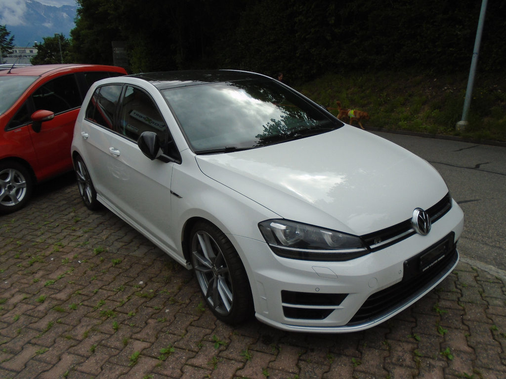 VW Golf VII 2.0 TSI R DSG 4motion gebraucht für CHF 19'800,