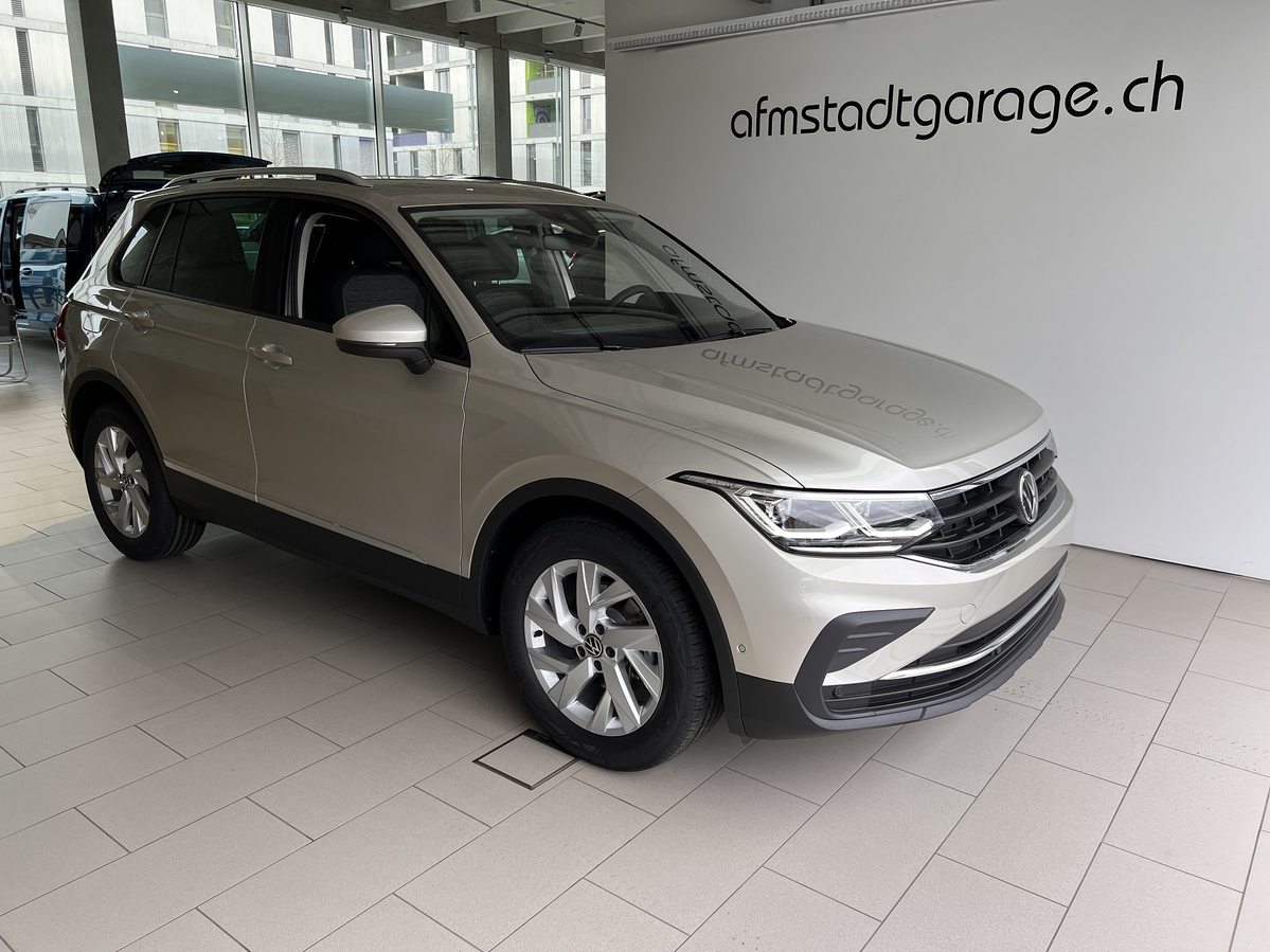 VW Tiguan Life gebraucht für CHF 37'900,