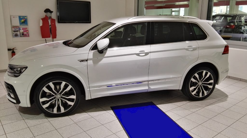 VW Tiguan 2.0 TDI SCR Highline DSG gebraucht für CHF 26'900,