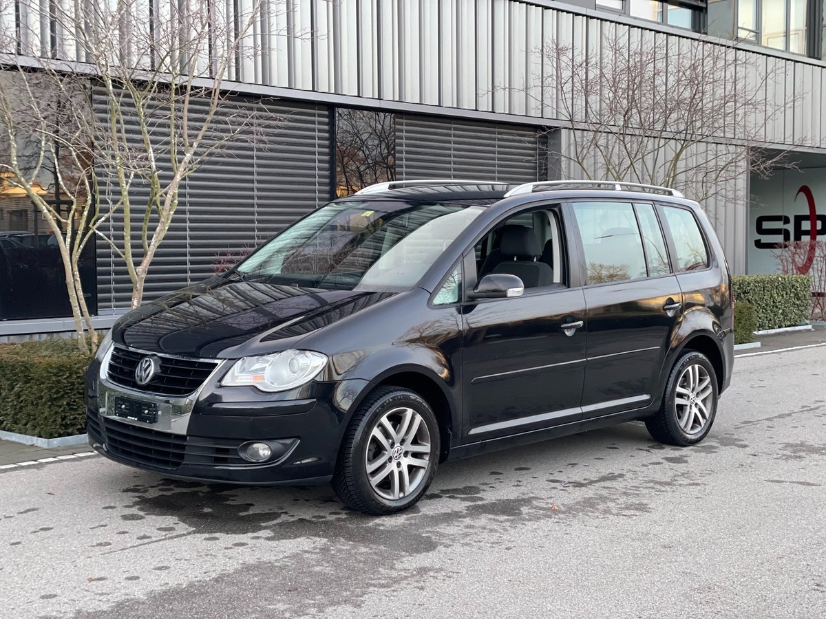 VW Touran 2.0 EcoFuel Highline gebraucht für CHF 6'990,