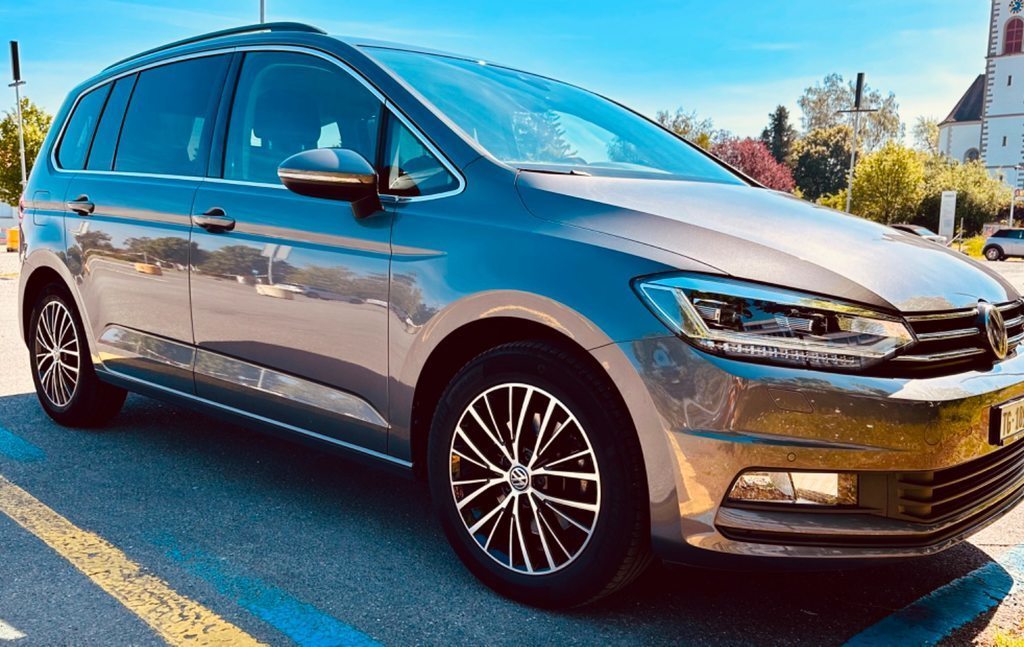 VW Touran 1.4 TSI Comfortline DSG gebraucht für CHF 16'900,