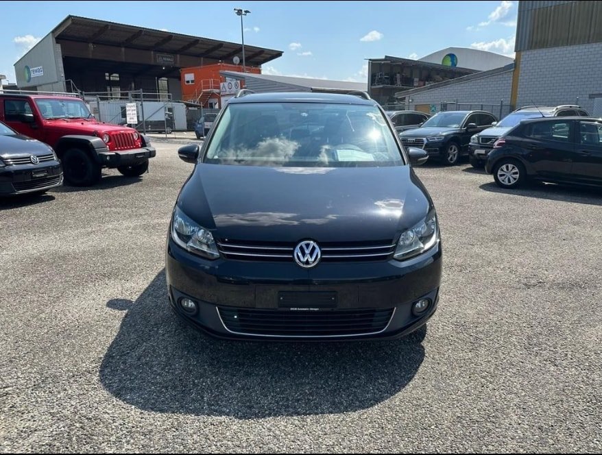 VW Touran 2.0 TDI Comfortline DSG gebraucht für CHF 12'990,