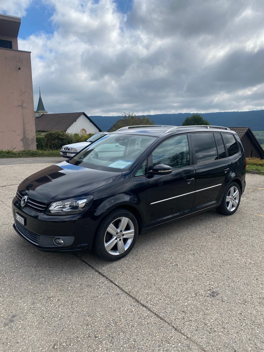 VW Touran 2.0 TDI Highline DSG gebraucht für CHF 11'900,