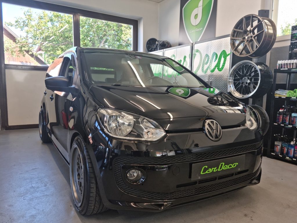 VW Up 1.0 MPI 75 BMT Black / White gebraucht für CHF 9'400,